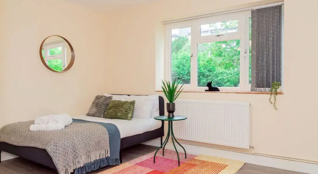 Spacious 2BR Flat Summertown Sleeps 7 5 Star