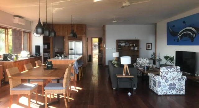 Вилла Paradise Garage Komodo Villa