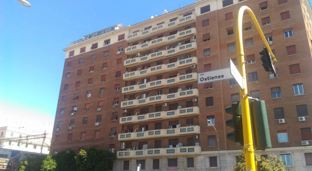 B&B Easy, Prenota Bed & breakfast Aventino Roma, vicino a Cimitero Acattolico