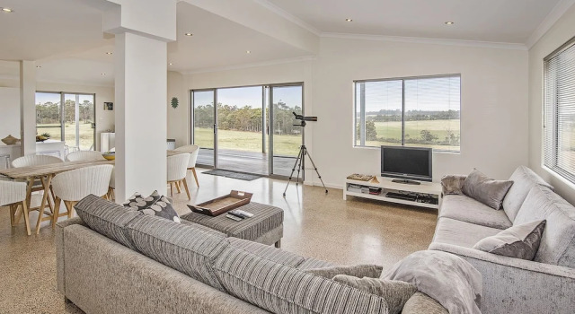 Коттедж с 4 комнатами с балконом и с красивым видом из окна Margaret River Farmhouse - Serene Bushland Getaway