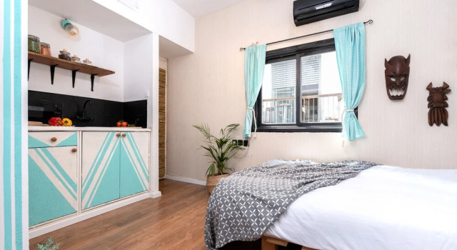 Bright & Sunny apartment by the sea, Забронировать Апартаменты/квартира Тель-Авив Тель-Авивский округ, рядом с Independence Hall Museum
