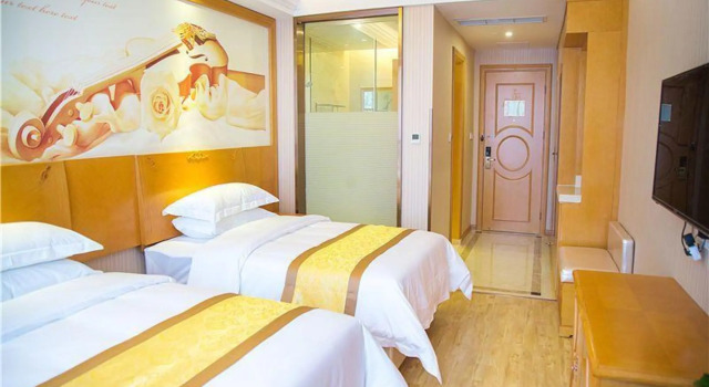 Vienna Hotel Shenzhen Luofang Branch, Rezerwuj Hotel Hotele w Shenzhen z parkingiem, Parking