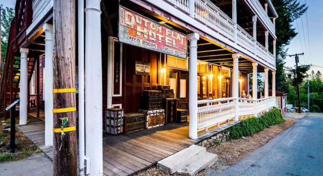 The Dutch Flat Hotel, Prenota Hotel Grass Valley California