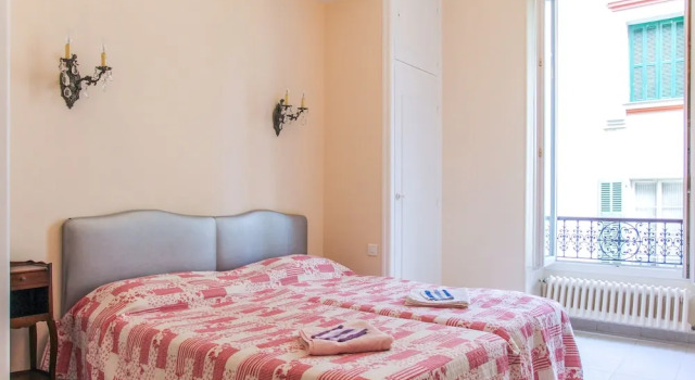 Large Apt 20M Terrace FREE PARKING BEACH, Забронировать Апартаменты/квартира Отели Ниццы с парковкой, Парковка
