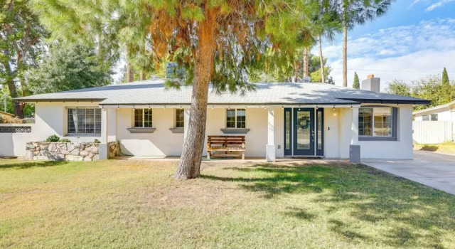 8 Mi to Dtwn: Pet-friendly Phoenix Home!, Забронировать Дом для отпуска Финикс 