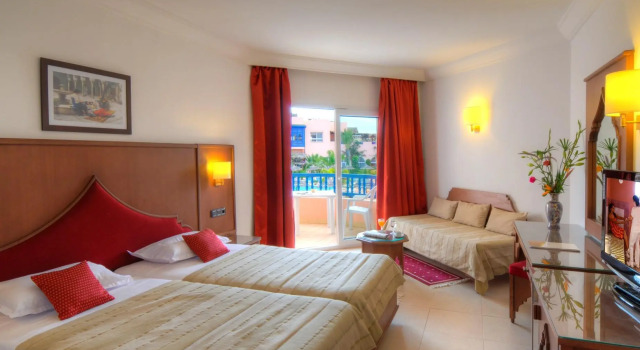 Трёхместный номер Standard Eden Yasmine Resort & Spa