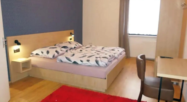 Hotel Akropolis, Забронировать Отель Отели Херфорд с парковкой, Парковка