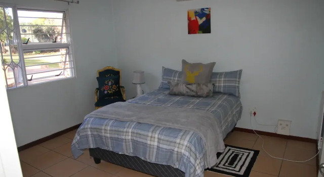 Private Cottages, Забронировать Дом для отпуска Bryanston , рядом с Bryanston Shopping Centre