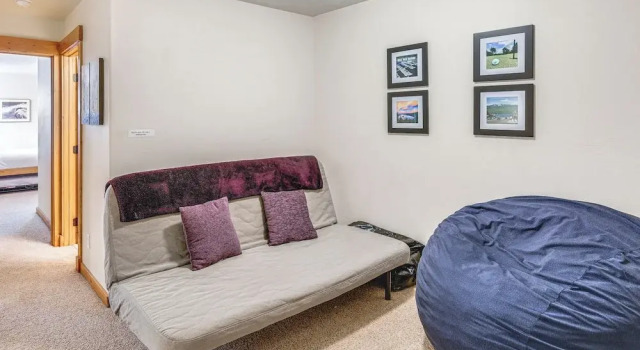 1 Mi to Ponderosa State Park: Condo w/ Pool Access, Забронировать Апартаменты/квартира Отели Мак-Колл с парковкой, рядом с McCall Golf Club, Парковка