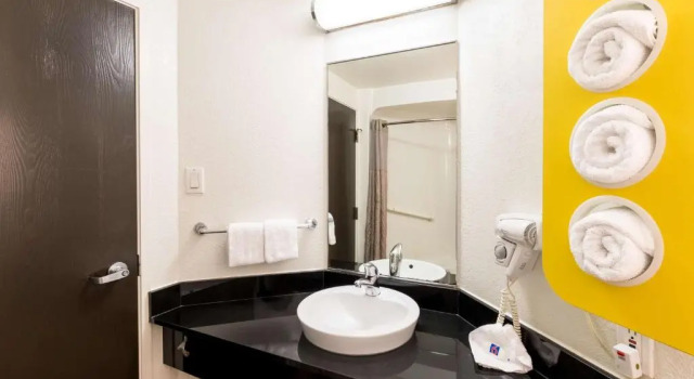 Четырёхместный номер Standard Motel 6-Irving, TX - DFW Airport North