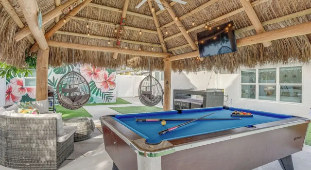 Коттедж Heated Pool + Backyard: North Palm Beach Retreat!