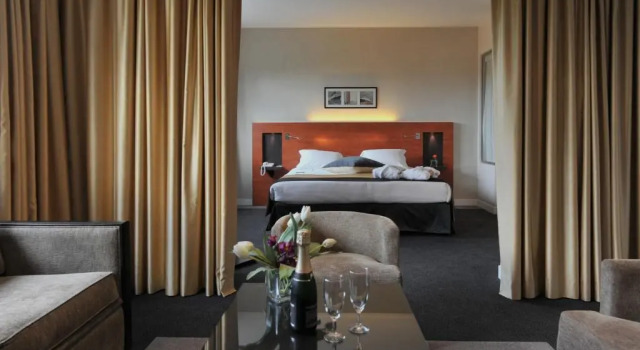 Люкс Mercure Maurepas Saint Quentin
