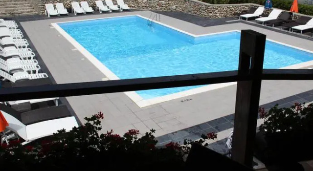 Pension Casa Danielescu, Varaa Boutique-hotelli Hotellit Carpathians - Romania uima-altaalla, Uima-allas