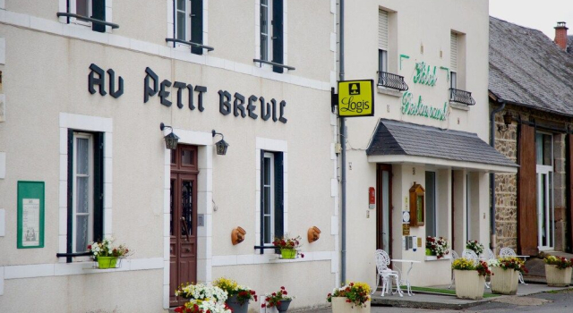 Hôtel Au Petit Breuil, Réserver Hôtel Hôtels à Creuse avec parking, Parking