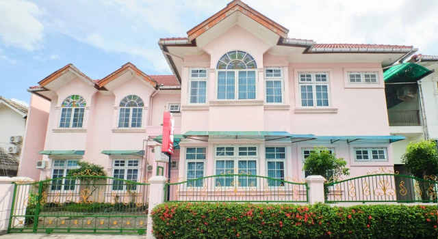 Rizki Dhira Guest House by OYO Rooms