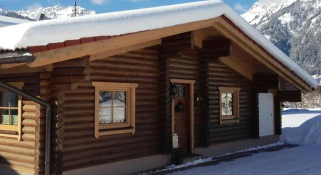 Burgchalet, Rezerwuj Chalet Hotele w Tyrol z parkingiem, Parking