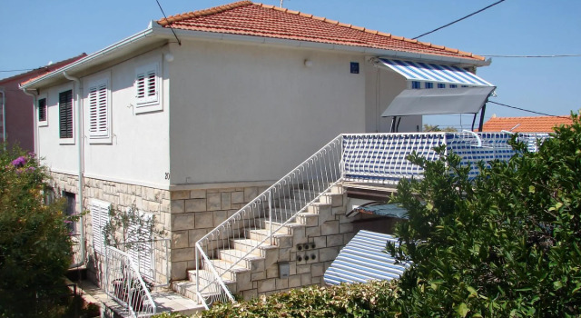 Slavica - Apartment With Large Terrace - A1, Varaa Huoneisto Hotellit Split-Dalmatia pysäköinnillä, Pysäköinti