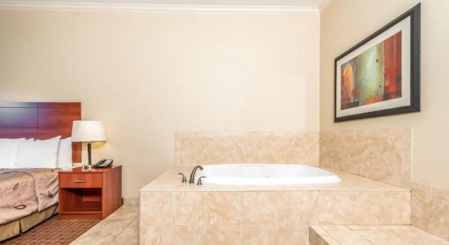 Люкс Ramada by Wyndham College Station