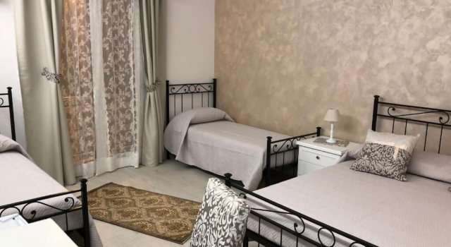 Четырёхместный номер Comfort с балконом Maison Bijou