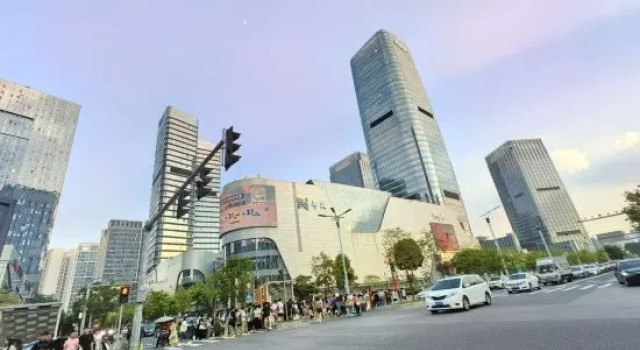 Star Theme Apartment (Guangzhou Panyu Tianhe Chengnancun Wanbo Metro Station)