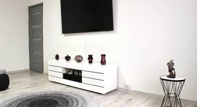 Апартаменты 3 Room Bright Modern Apartment with Free Parking