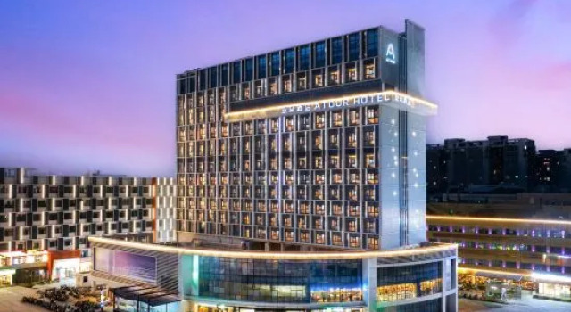 Atour Hotel Julong Metro Station (Near Guangzhou Baiyun Station)