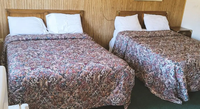 Четырёхместный люкс Standard Blue Way Inn And Suites Winfield