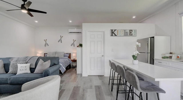 Guest House In a Downtown Bonita Springs Compound