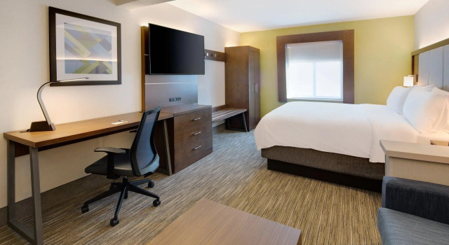 Номер Standard Holiday Inn Express & Suites Bradley Airport by IHG