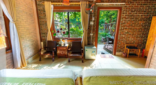Семейное бунгало с балконом и с видом на сад Green Peace Bungalow