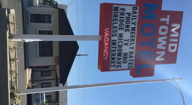 Mid Town Motel, Rezerwuj Motel Hotele w Elko z parkingiem, Parking