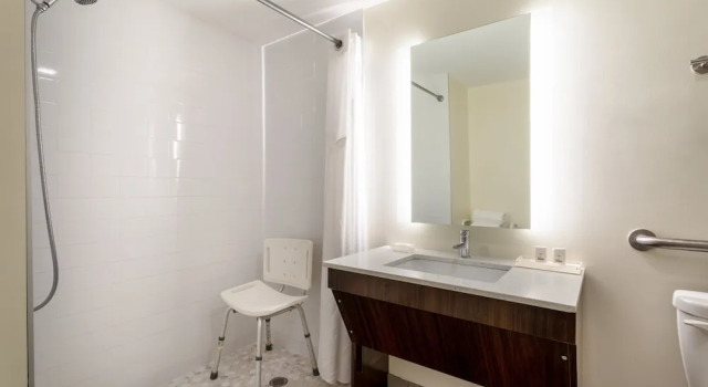 Четырёхместный номер Standard Holiday Inn - Tampa North by IHG