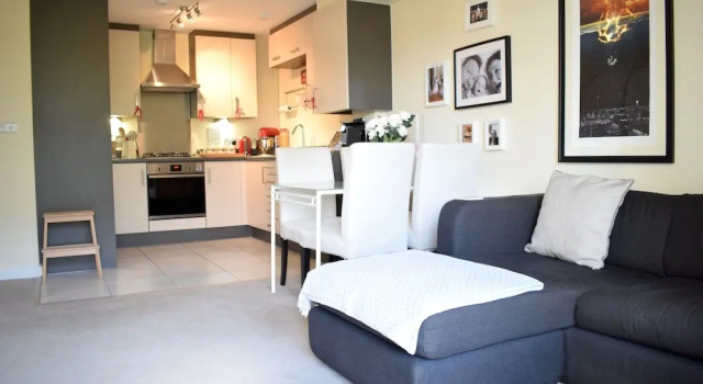 Stylish Apartment With Balcony In Finsbury Park, Забронировать Апартаменты/квартира Отели Лондона с парковкой, рядом с Финсбери Парк, Парковка