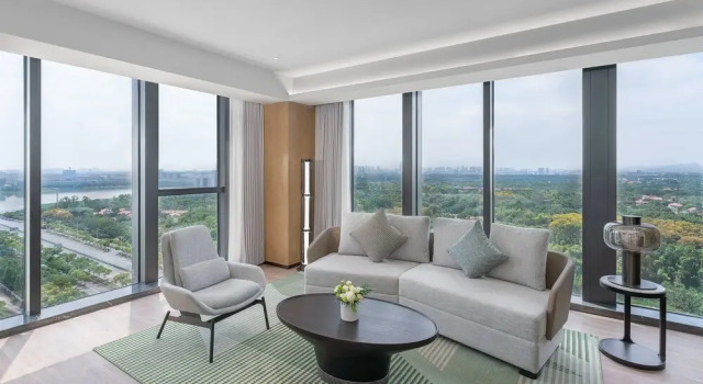 Люкс c 1 комнатой с видом на озеро Holiday Inn Wuhan Houguan Lake by IHG