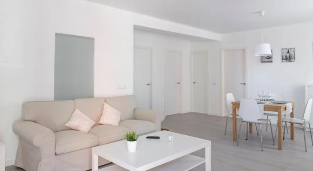 ApartUP Las Naves, Забронировать Отель Кала д'Ор 