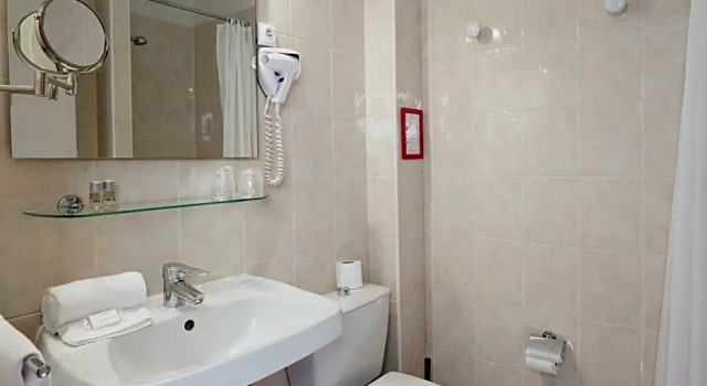 Номер Economy LOGIS Hôtel Du Théâtre