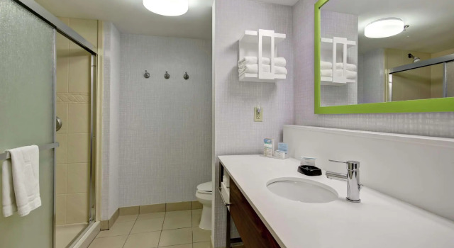 Двухместный номер Deluxe Hampton Inn & Suites Guelph
