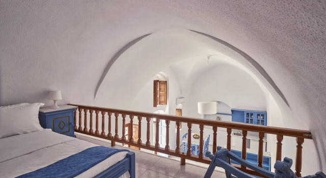 Amphitheater Cave Houses