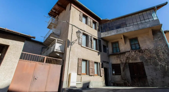 Rez-de-chaussée centre ville d'Embrun 3 étoiles, Забронировать Апартаменты/квартира Амбрён Lac de Serre-Ponçon