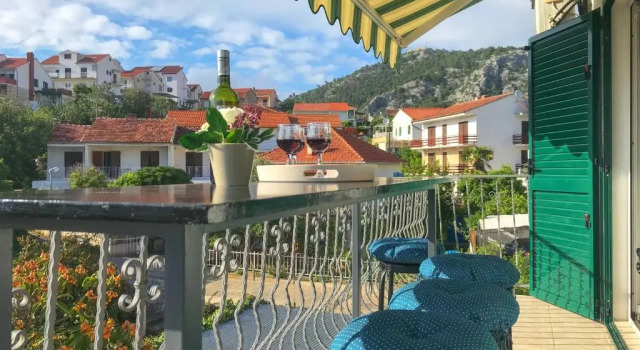 Апартаменты с 2 комнатами с балконом и с видом на море Lina Vranković Apartments