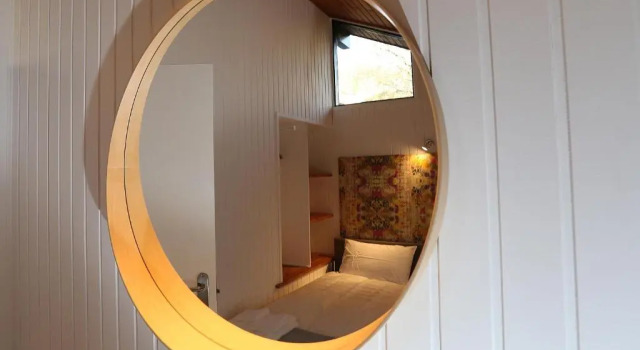 Cosy Modern Nordic Lodge w/ Loch View & Log Burner, Book Hotel Hoteller i Stirlingshire med parkering, Parkering
