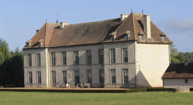 Les Residences du Chateau de Vianges, Rezerwuj Hotel Vianges Burgundia