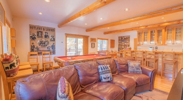 Bearfoot Bungalow - Premium And Spacious Home Close To The National Forest And The Village. 4 Bedroom Home, Rezerwuj Hotel Big Bear Lake Stany Zjednoczone