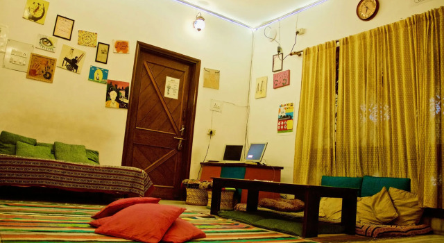 goSTOPS Lite Varanasi, Забронировать Хостел Отели Варанаси с парковкой, рядом с Kedar Ghat, Парковка