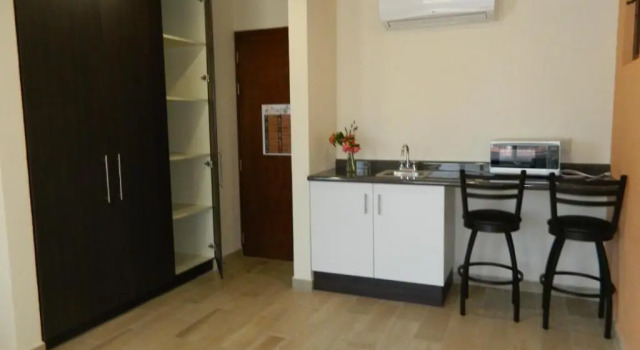 Люкс с балконом Hotel Plaza Bernal