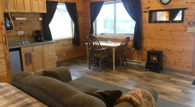 Susitna River Lodging, Riverside Cabins, Reserva ahora Casa o chalet Talkeetna Alaska