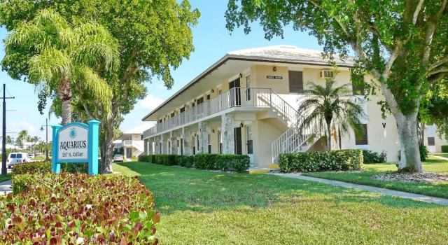 Idyllic Condo With Brief Walk to Beach and Restaurants