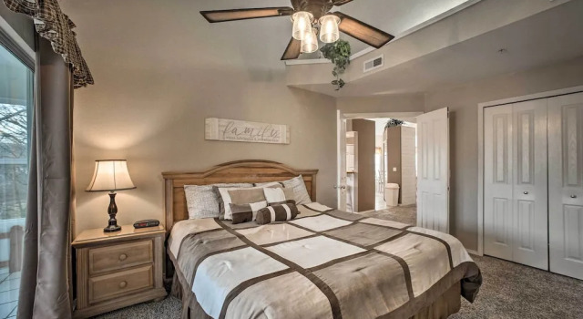 Lakefront Branson Getaway Near Marina & Fishing!, Забронировать Отель Бизнес-отели Table Rock Lake, 4* 5*
