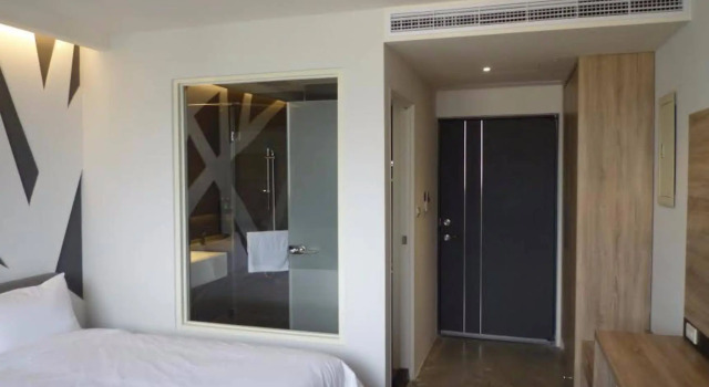 Travel Light Hotel