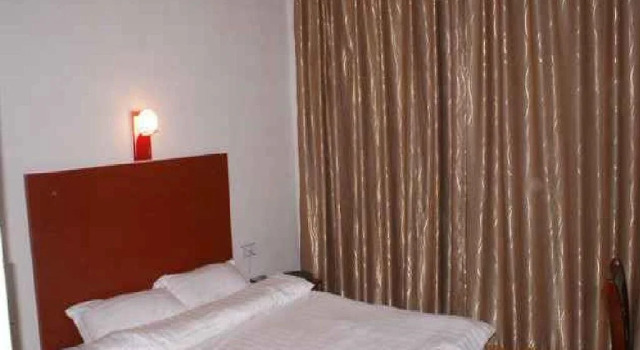 Xingguang Inn, Rezervați Hotel Mengjin Luoyang